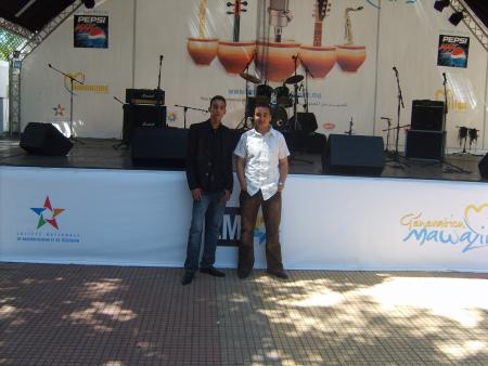 hicham Le vocal  et   jad  le  gro c  le  soliste lol